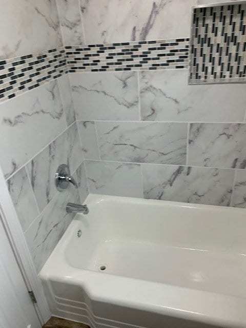 Building Photo - Beautifully update 3 Bed / 1 Bath house wi...