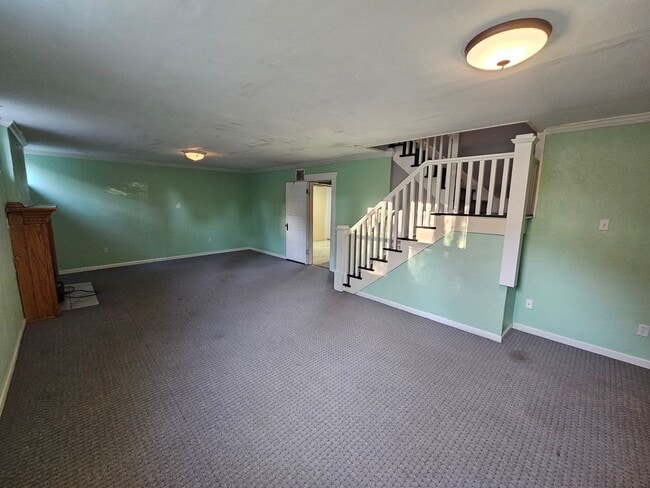 Building Photo - Beautiful Home on South Hill