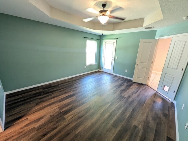 Building Photo - 8430 Island Dr