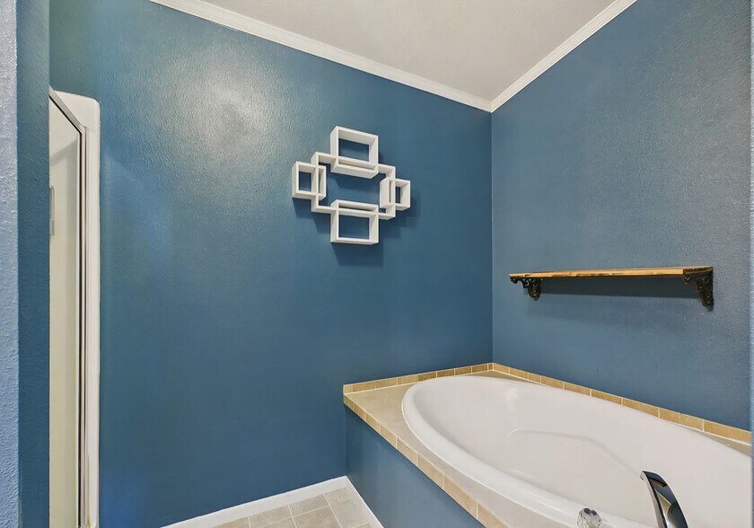 Building Photo - 111 Honeydew Ln