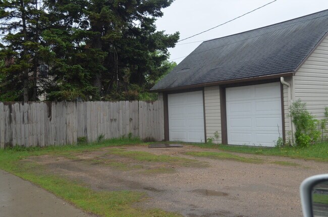 Building Photo - Across Street from NDSU!