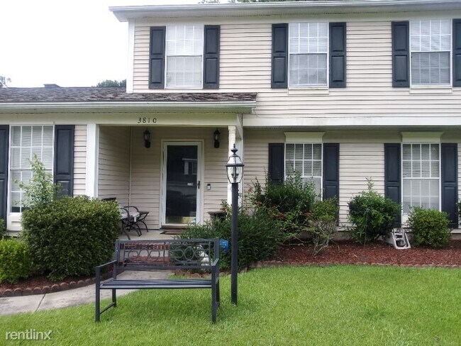 Primary Photo - 3810 Denham St