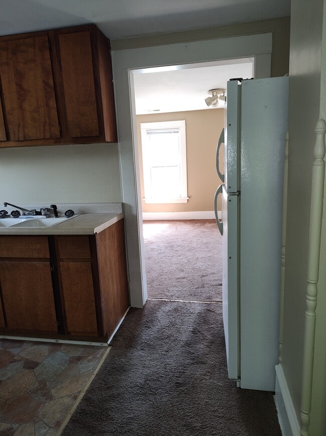 Building Photo - 1859 Mount Vernon St