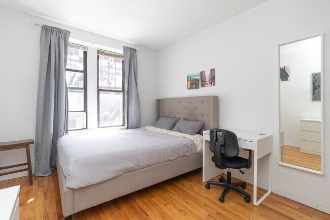 Building Photo - 215 B E 95th St