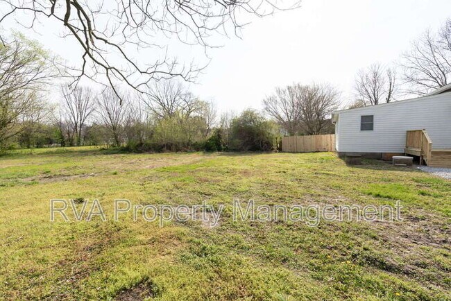 Building Photo - 9800 Golf Course Dr