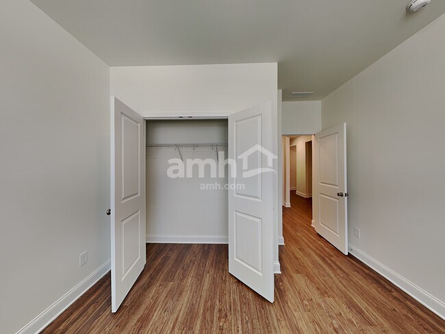Building Photo - 6246 Bridlewood Ln