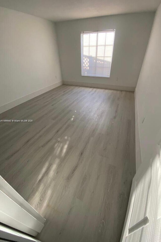 Building Photo - 5000 NW 79th Ave