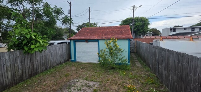 Building Photo - 5312 Ave S