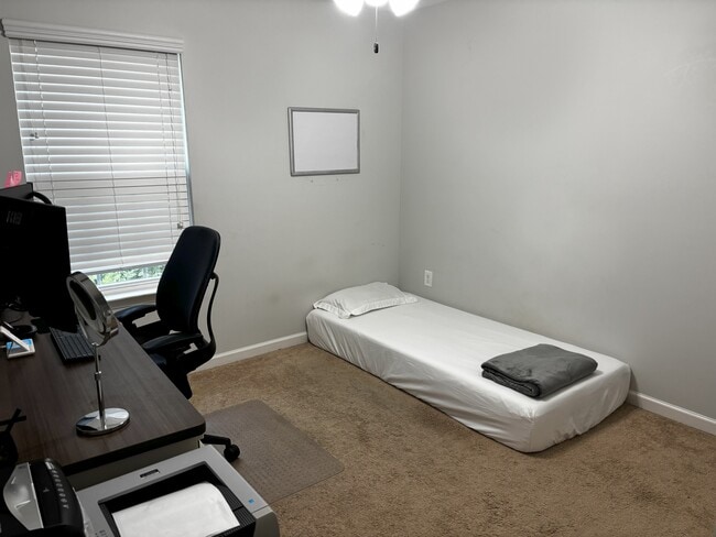Building Photo - 5600 Moresby Ct