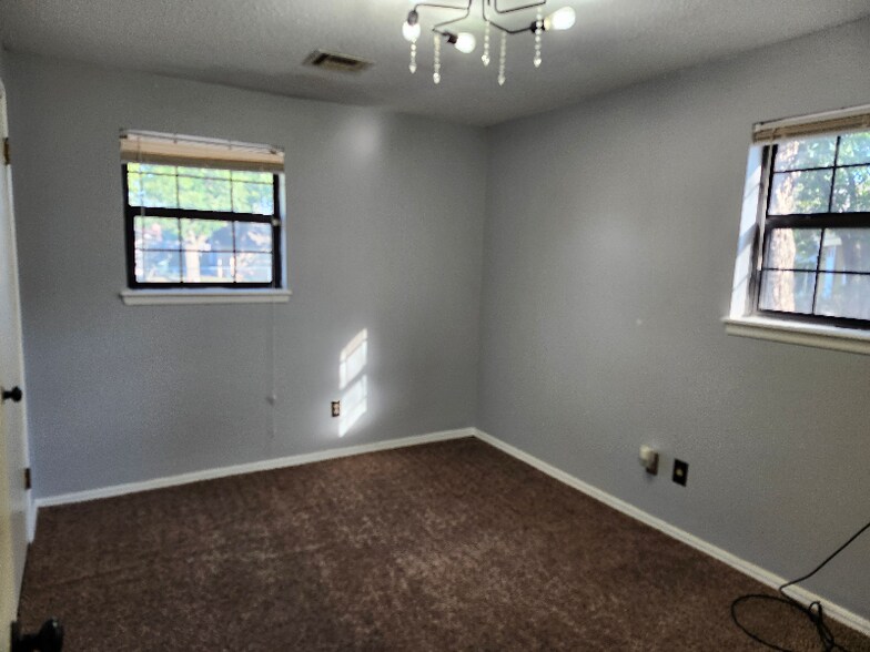 Building Photo - 3112 Chetwood Dr