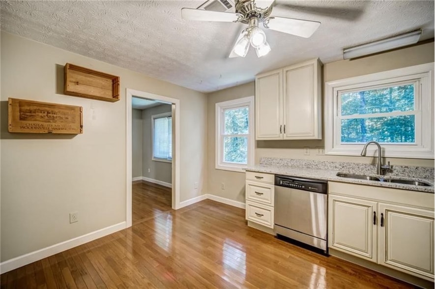 Building Photo - 10385 Rillridge Ct