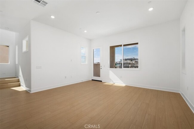 Building Photo - 125 Seep