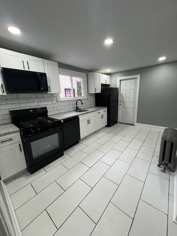 Building Photo - 5527 Bloyd St