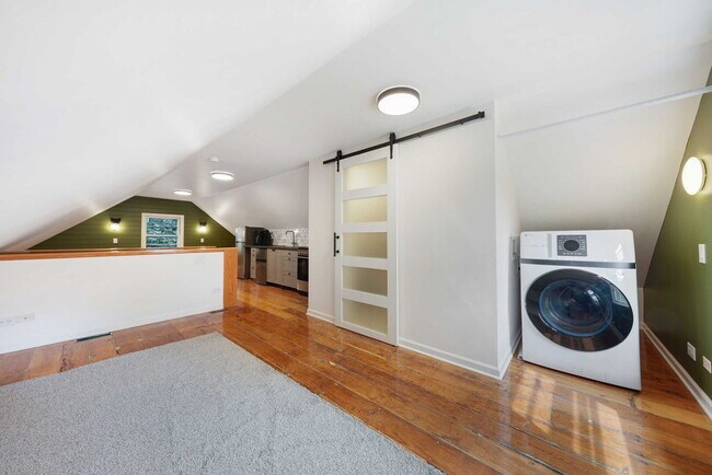 Building Photo - 507 W Wesley St