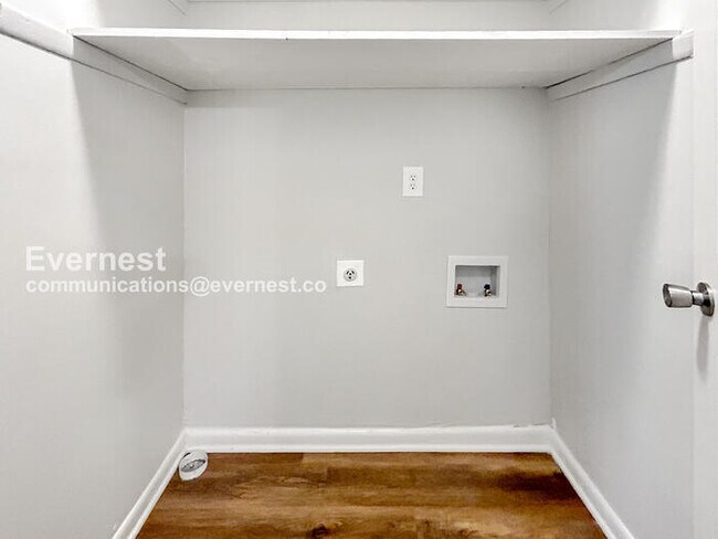 Building Photo - 2086 Fairburn Rd SW