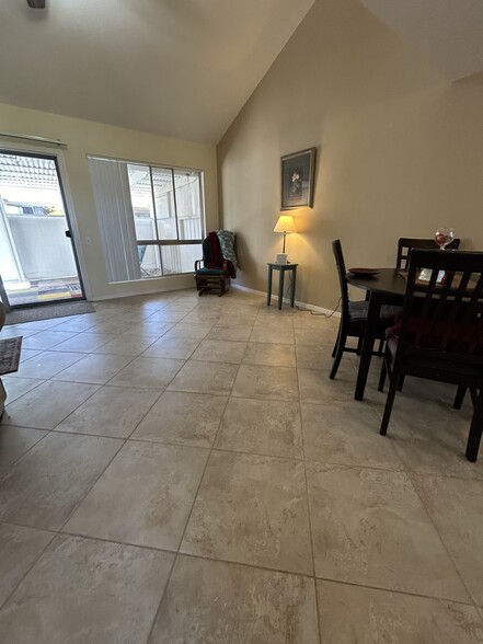 Building Photo - 3755 Vista Campana N