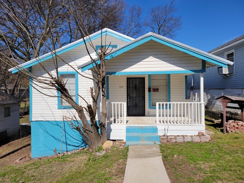 Building Photo - 324 57th St