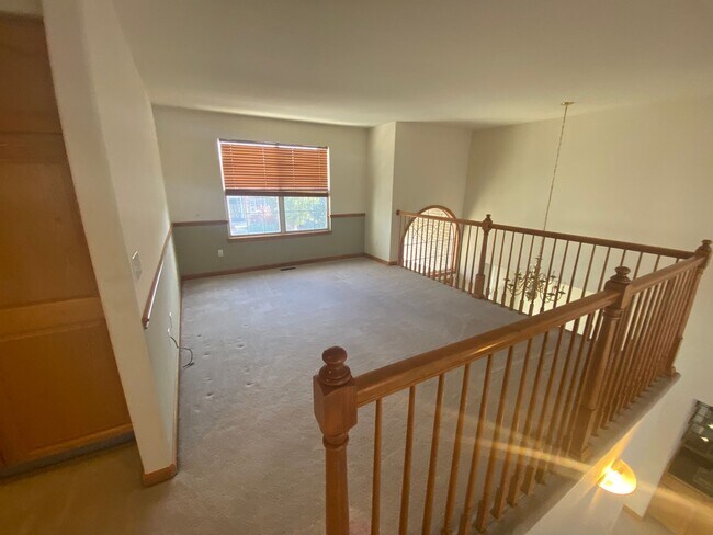 Building Photo - Large Home in Piney Creek