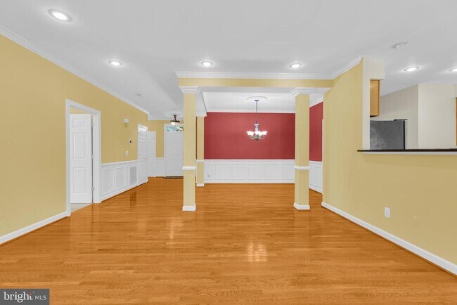 Building Photo - 46855 Willowood Pl