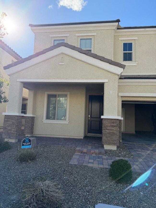 Building Photo - 4bedroom 3 bath 3 car garage