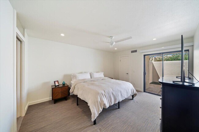 Building Photo - 436 Greenhouse Wy