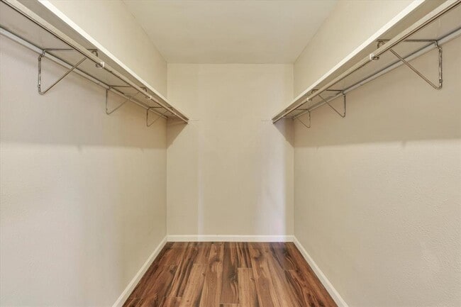 Building Photo - 1467 S Meadows Dr