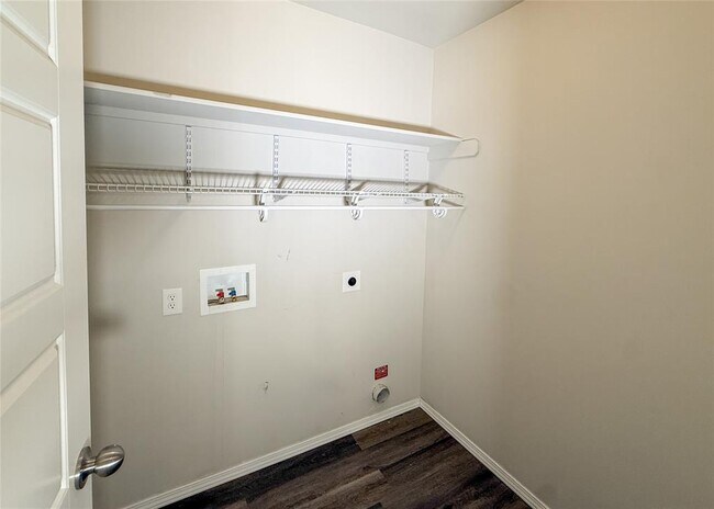 Building Photo - 528 Fox Burrow Ln