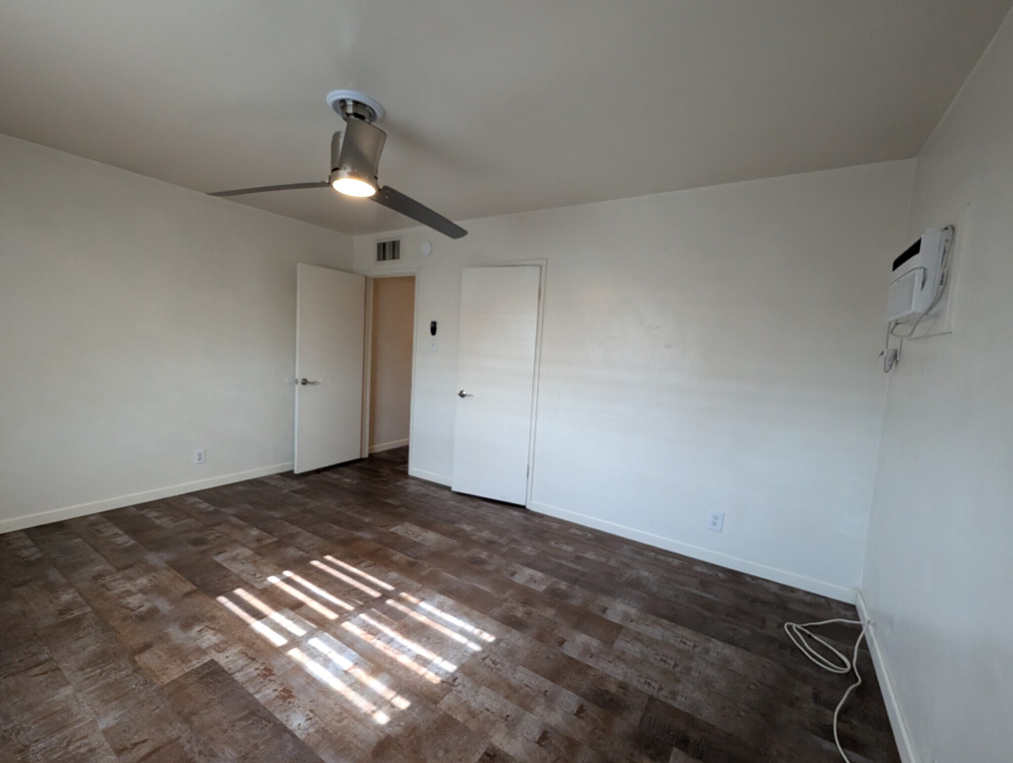 Building Photo - 1812 S Hardy Dr
