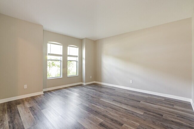 Building Photo - 25140 Chipshot Ct