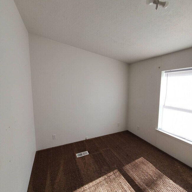Building Photo - 33139 Fuchsia Ln