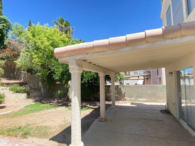 Building Photo - 1425 Spice Sky Dr