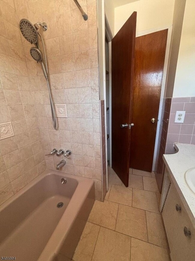 Building Photo - 31 Garbarino Ave