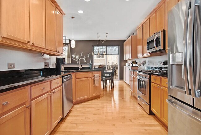 Building Photo - 423 Vaughn Cir