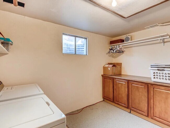 Building Photo - 149 Burgess Dr