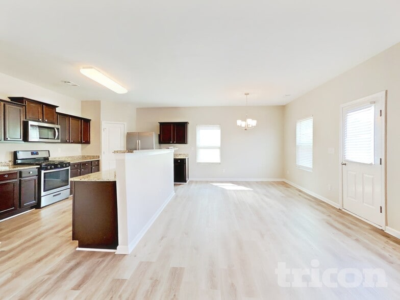 Building Photo - 324 Merigold Way