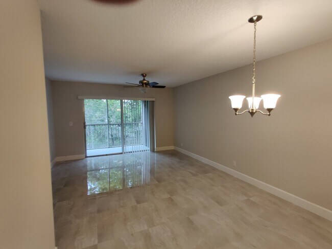 Building Photo - 8750 Royal Palm Blvd