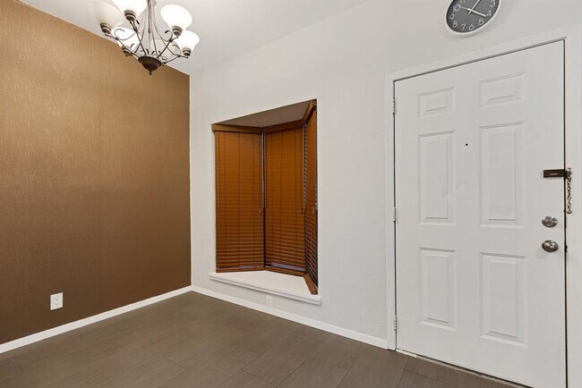 Building Photo - 3316 Guadalupe St