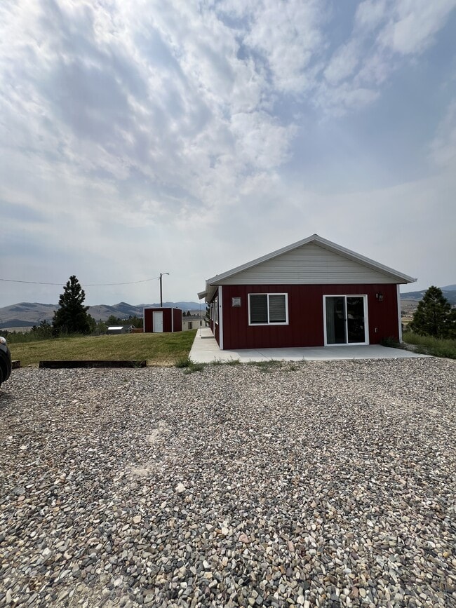 Building Photo - 5584 Windy Ridge Dr