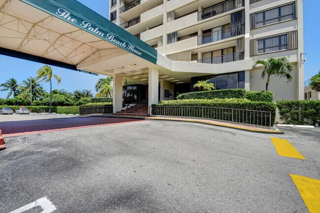 Building Photo - 5600 N Flagler Dr