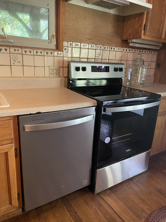 Building Photo - 1265 Barnardsville Hwy