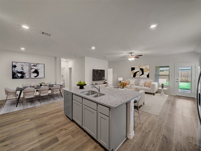 Building Photo - 9733 Tinsley St