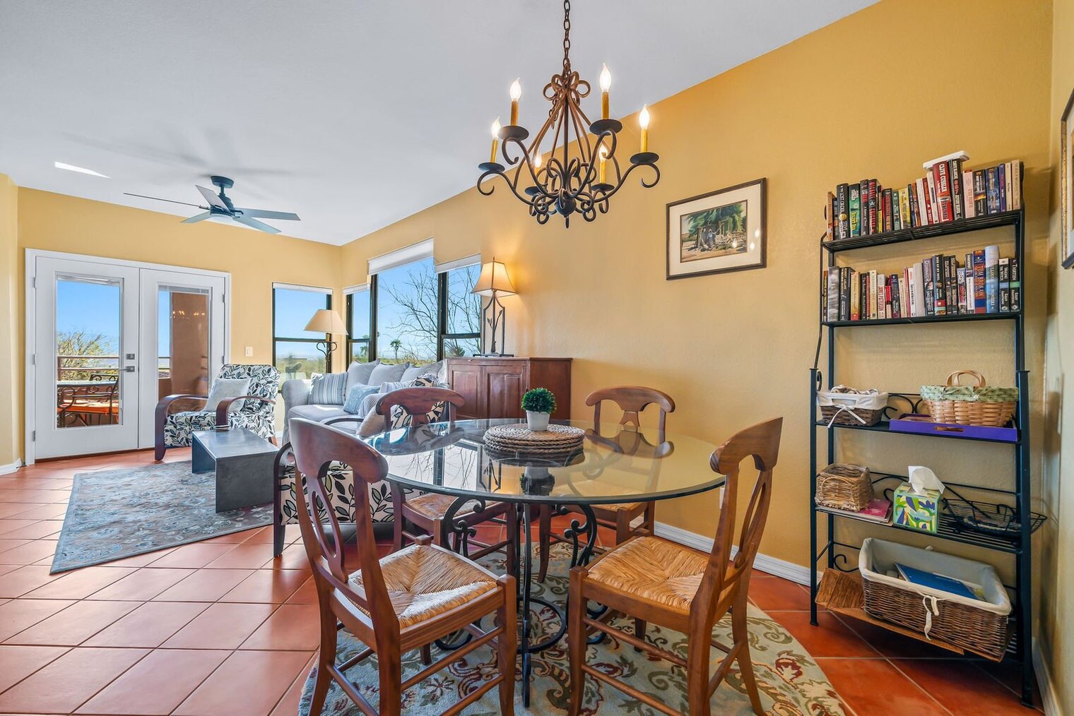 Building Photo - 6655 N Canyon Crest Dr