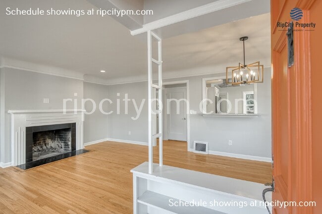 Building Photo - 2521 SE 64th Ave