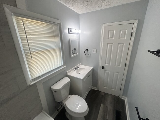 Building Photo - 6311 Glenlea Cir