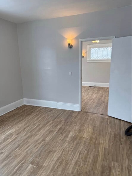 Building Photo - 505 6th St NE