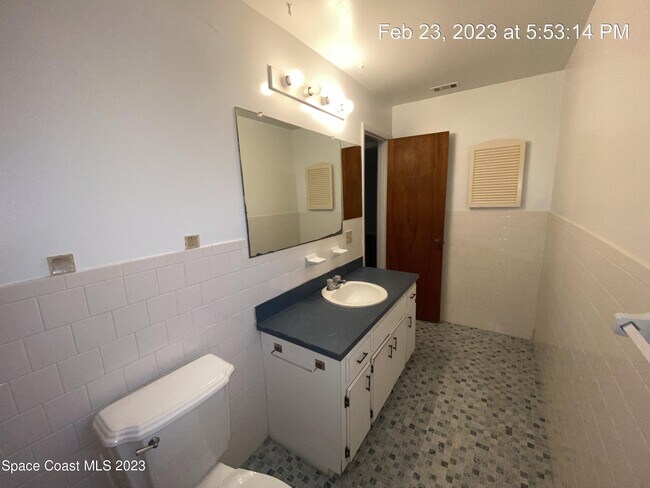 Building Photo - 304 Darrow Ave