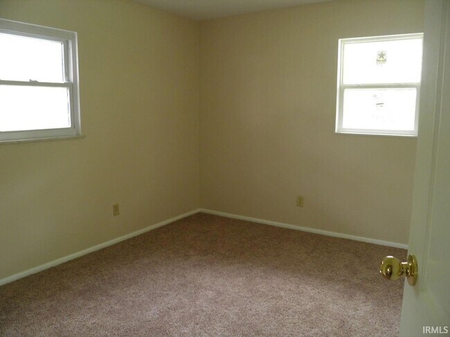 Building Photo - 3501 N Kingsley Dr