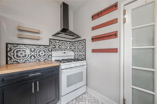 Building Photo - 325 W Rio Vista Ct