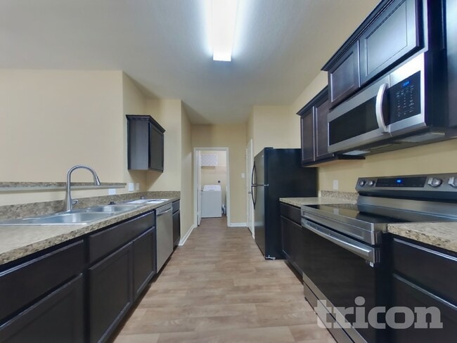 Building Photo - 2063 Sweet Lilac Dr