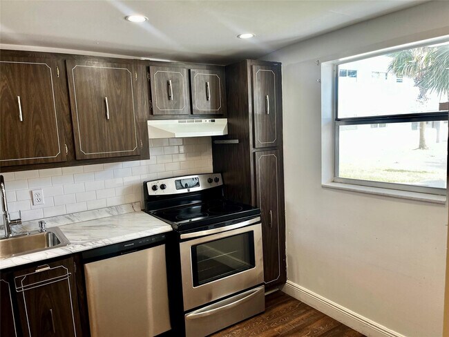 Building Photo - 8351 Sands Point Blvd